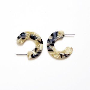 NEW WITHOUT TAG TORTOISE SHELL Hoop Earrings 28MM